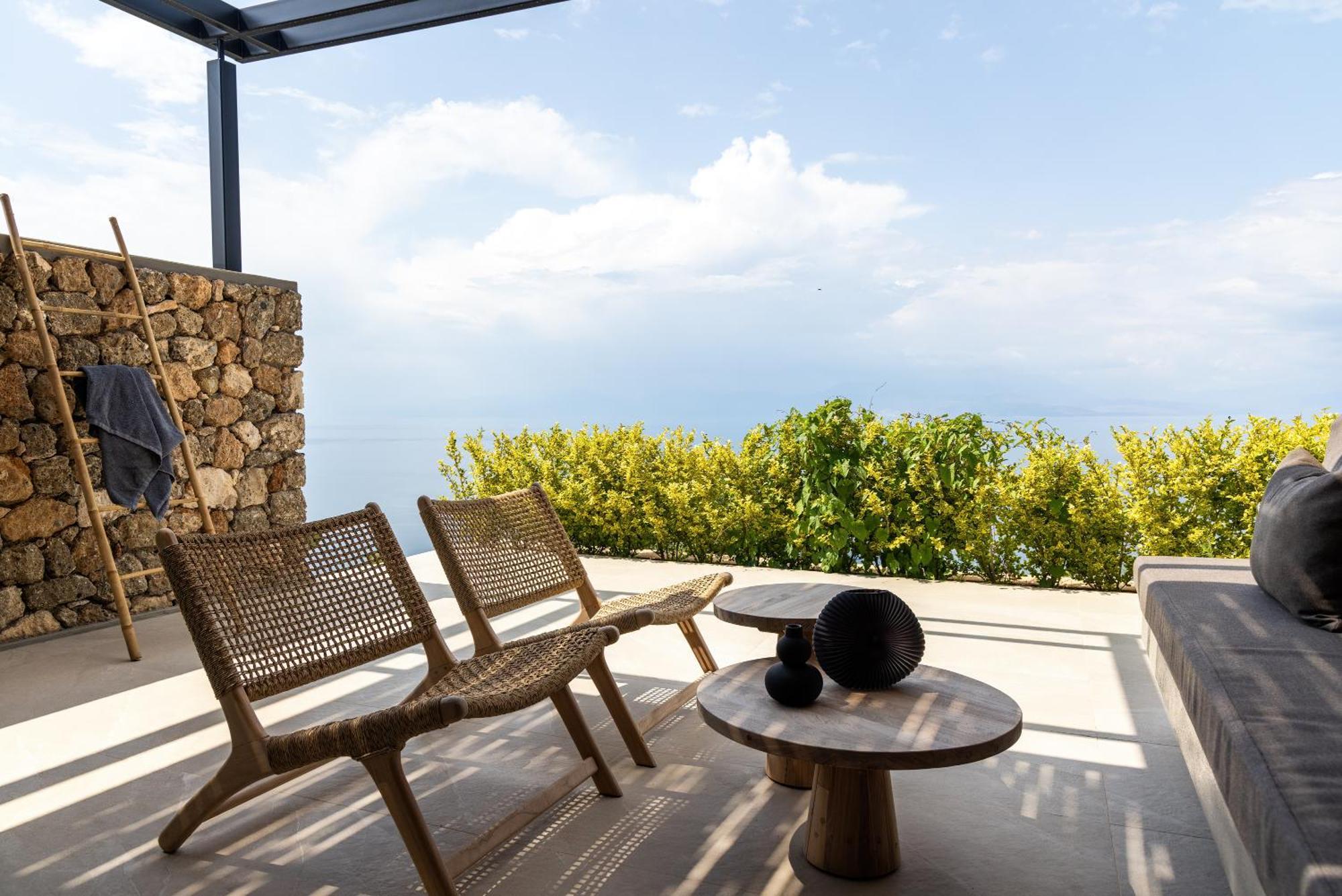 ​Le Grand Bleu Resort Derveni Bagian luar foto